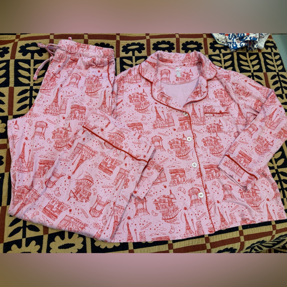Roller Rabbit Coucou Paris Print Lindy Lounge Set